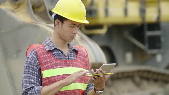 Construction Using A Tablet alt