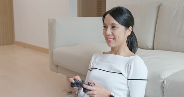 Woman Play Tv Game