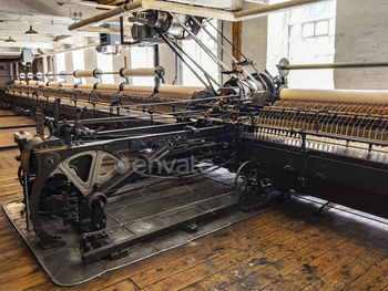 al, Cheshire, in northwest England. It is one of the best preserved textile factories of the Industrial Revolution. Quarry Bank Mill was established by Samuel Greg and dates from 1784.