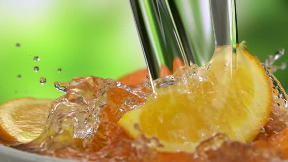 Orange and water, Slow Motion