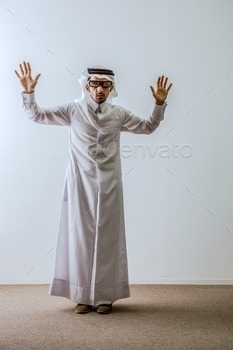 irates 
Kuwait 
Oman
Bahrain
Arab man
Arab men 
Traditional dress 
VR Glasses
Technology 
Young man 
Adult
White dress
White 
Ashiq khan 
NOMINATED