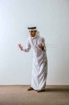 hrain
Arab man
Arab boy
Traditional dress
Traditional wearing
Arab world
Handsome Arab
Good looking Arab man
Arabic
