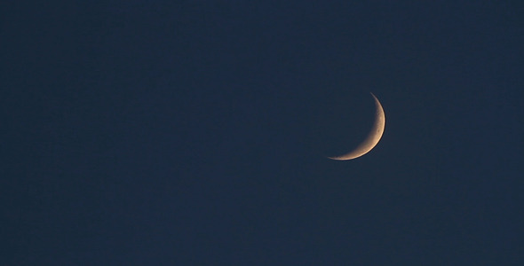 Crescent Moon At Dawn II - Full HD