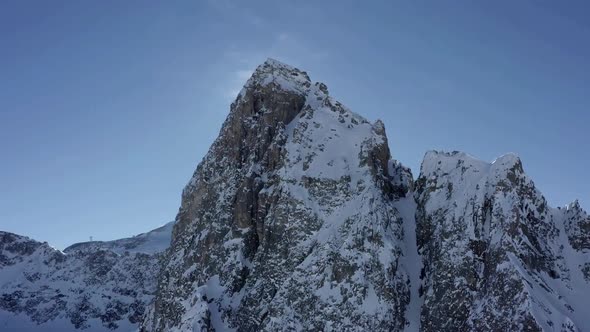 WHITE MOUNTAIN AND SUNLIGHT