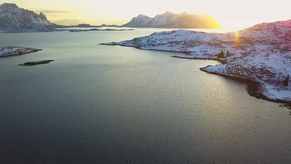 Due to the northern latitude, the main parts of Norway enjoy a real winter, with snow and ice throug