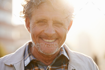 endly-looking middle aged man outside