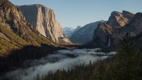 Fog in Yosemite Valley