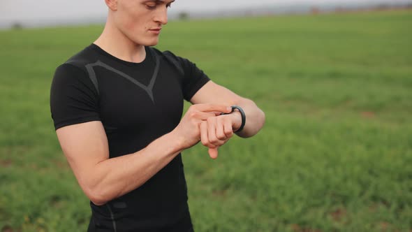 The Athlete is Including Training on His Sports Watch