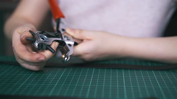 Designer Rotates Hole Punch Pliers and Takes Leather Cloth