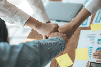 joint venture start up companies, they are young entrepreneurs start up companies. up together to manage a plan to make the company profitable.