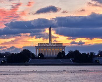 ument and Lincoln Memorial) with the morning golden hours where the sky is colorful