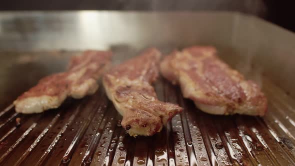 Cooking Beef Tenderloin on a Grill Pan