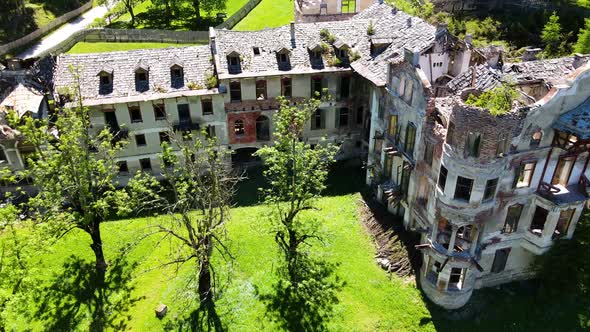 Lost Place - Abandoned Luxury Hotel in the Alps - Wildbad Innichen - Drone Video