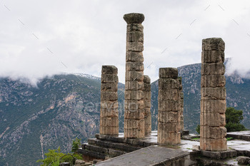 lphi Oracle, Greece, majestic mountain ladscape.