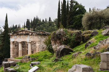lphi Oracle, Greece