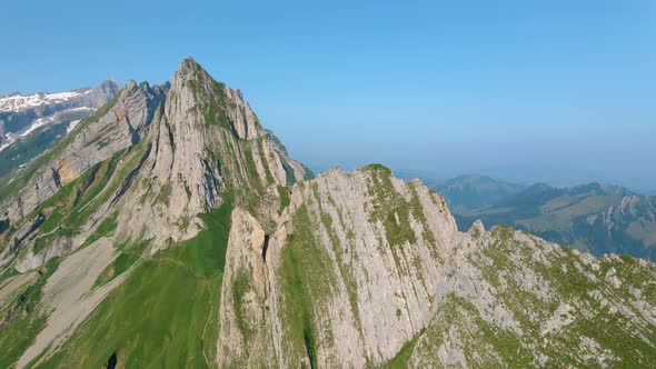 Schaefler Altenalptuerme Mountain Ridge Swiss Alpstein Appenzell Innerrhoden Switzerlandsteep Ridge