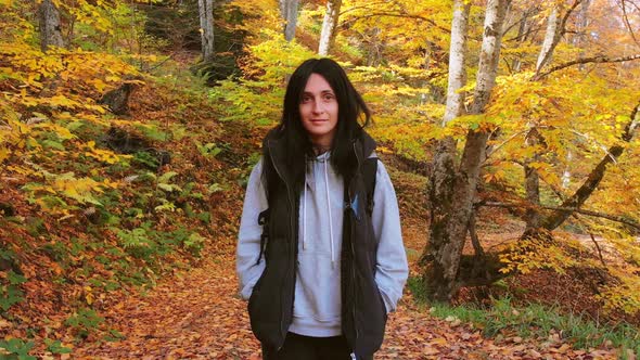 Caucasian Ethnicity Woman Look Straight To Camera