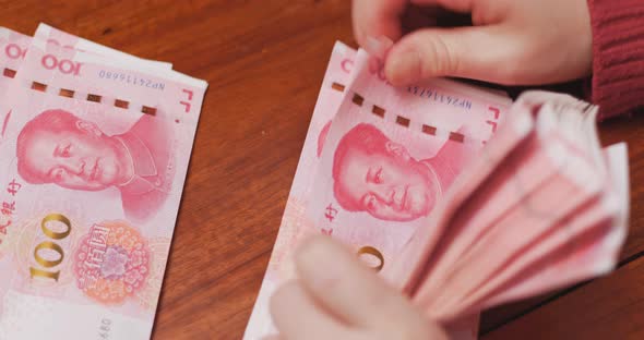 Counting RMB on hand