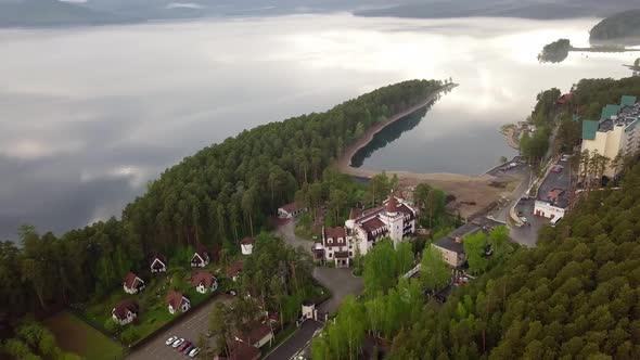 Nature Resort by the Lake