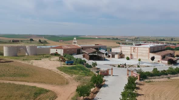 Bodega Gótica is a family business that has been producing grapes for several generations in the mun