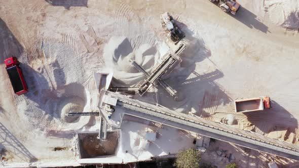Heavy Machinery in Extraction of Fluxing Limestone