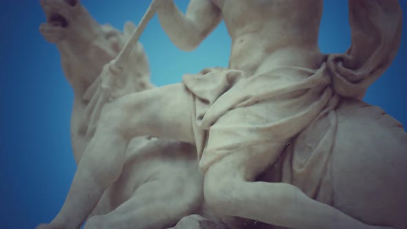 Close Up of the Neptune Statue alt