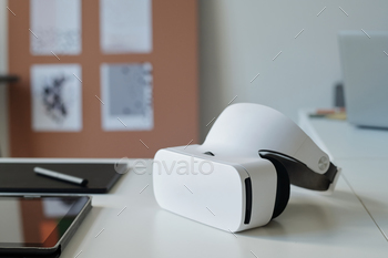 Focus on white virtual reality simulator necessary for webdesigner