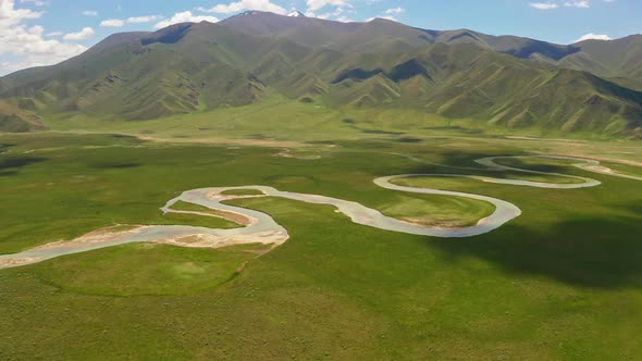 Bayinbuluke grassland and river