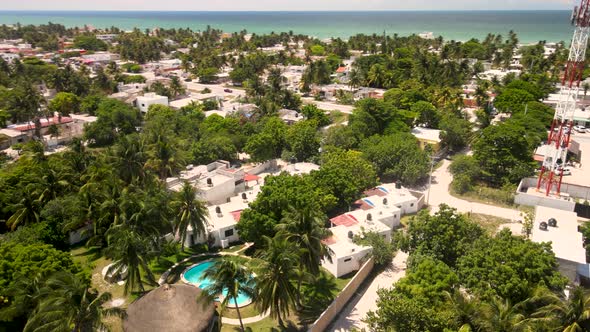 Rotational view of pool in Yucatan mexico