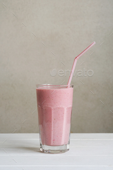 strawberry smoothie or milk shake