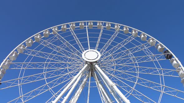 Ferris Wheel In Park alt