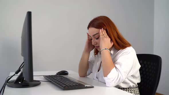 Headache Woman Working on Computer in Office 4K