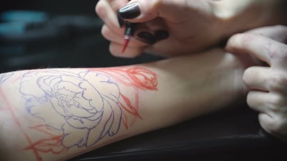 Making Beautiful Flower Tattoo