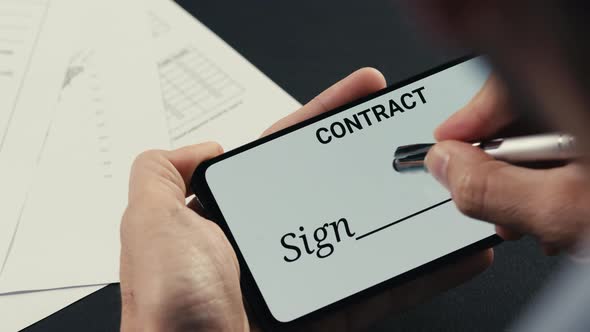 Cross Signing a Contract Document Online Directly with the Smartphone
