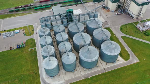 Metal containers for grain storage