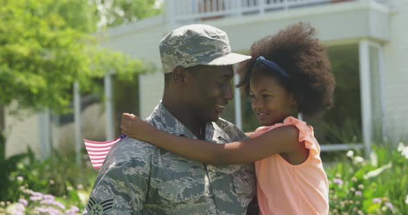 Soldier with his daughter alt