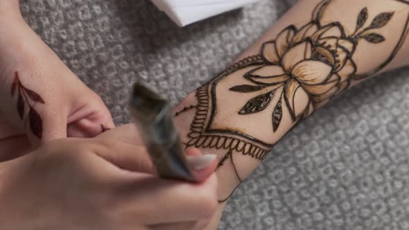 Drawing Mehndi Henna Tattoo