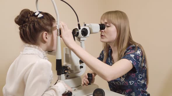 Usage of Slit Lamp on a Kid