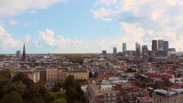 aerial drone view of Cabot Tower, Bristol University and Brandon Hill. city ​​center in daytime. 4K