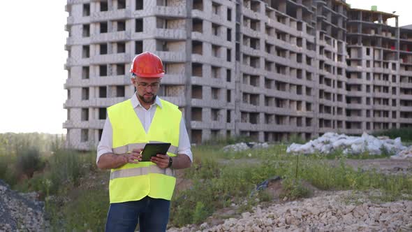 View of Smart Builder in Orange Helmet