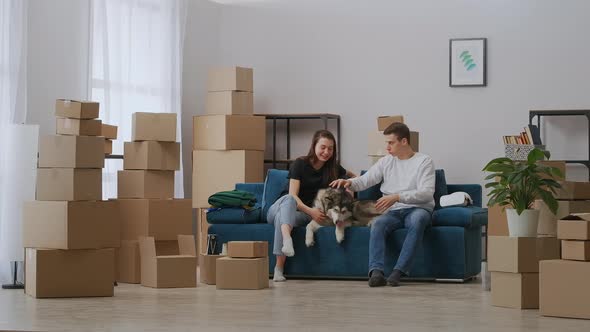 The Guy and the Girl Rented a Spacious Apartment