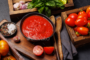 Rich homemade tomato sauce