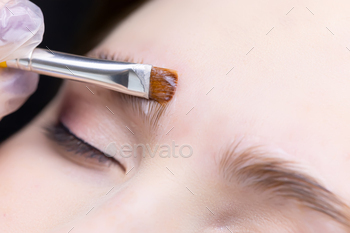 long-term eyebrow styling with the help of laminating formulations