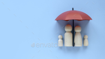 eople represent parent and children under a red umbrella.