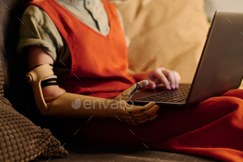 Girl with disability learning online