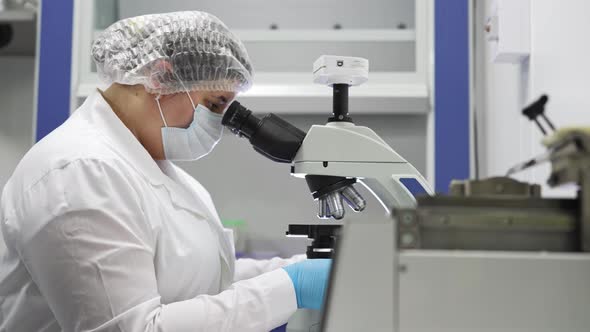 Women Work in the Lab