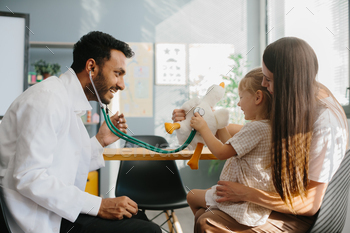 The pediatrician establishes contact, trust and a good relationship with the child.