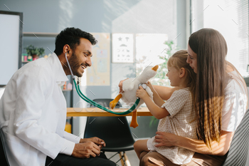 The pediatrician establishes contact, trust and a good relationship with the child.