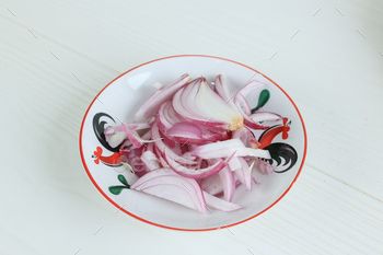 Sliced Red or Purple Onion