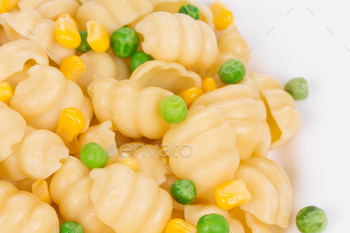 Pasta with green peas